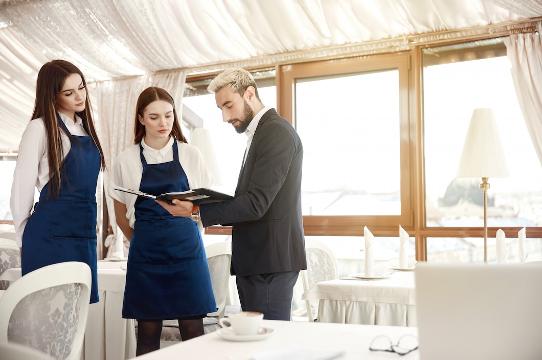 Jak profesjonalny serwis i obsługa wpływają na zwiększenie dochodów w branży hotelarskiej i restauracyjnej?