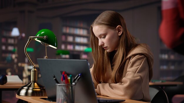 Jak skutecznie przygotować się do matury dzięki kursom online?