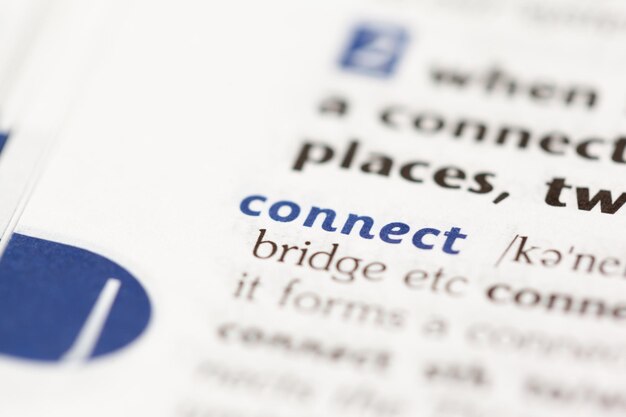 Jakie są najważniejsze różnice między tłumaczeniami przysięgłymi a zwykłymi?